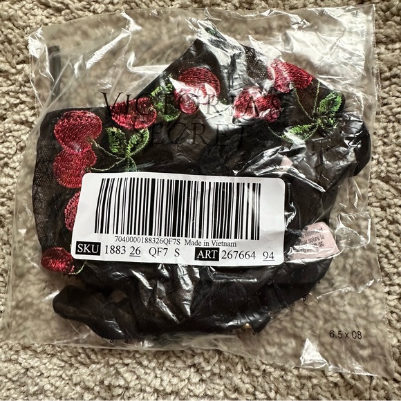 NWT Victoria’s Secret Crotchless Cherry Embroidered Open Back Panty - Picture 10 of 10